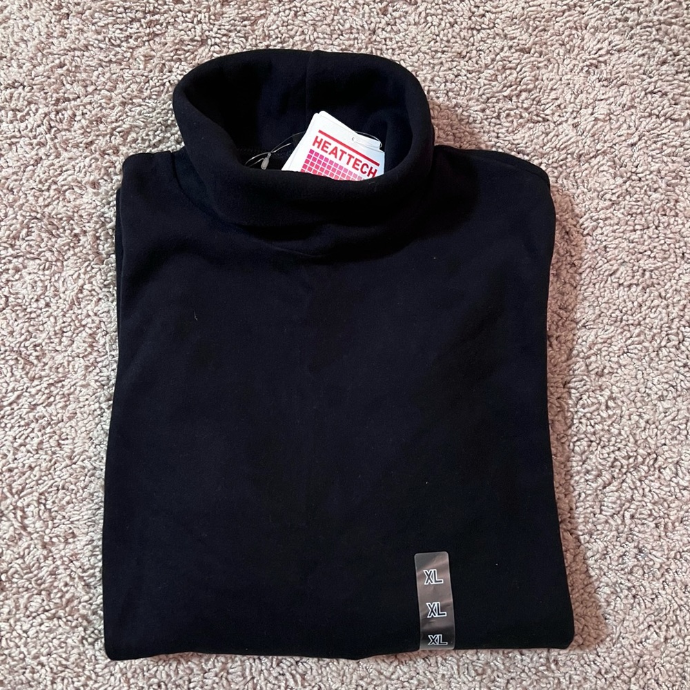 NWT Uniqlo Turtleneck Sweater